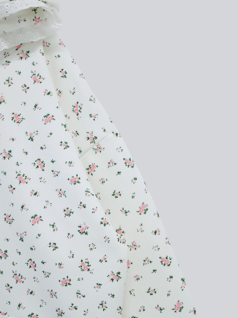 【 10月上旬発送予定 】tiny floral frill hoodie