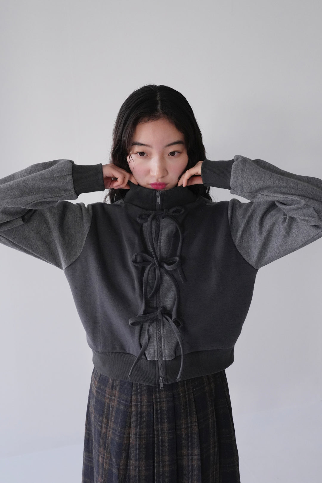 front ribbon zip parka