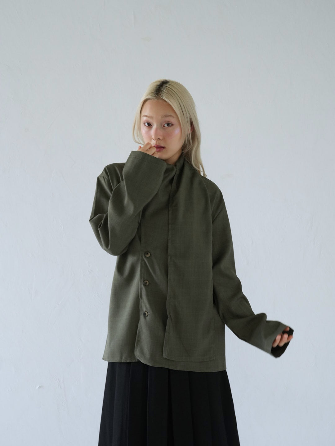 【 10月上旬発送予定 】drape neck asymmetric blouse