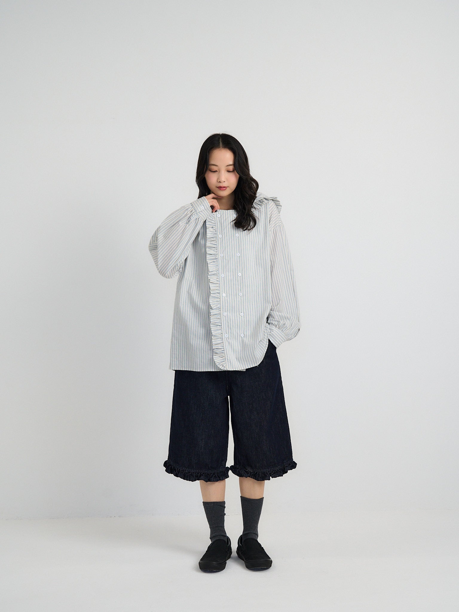 frill hem wide denim pants｜クロップドデニムフリルパンツ｜uenui