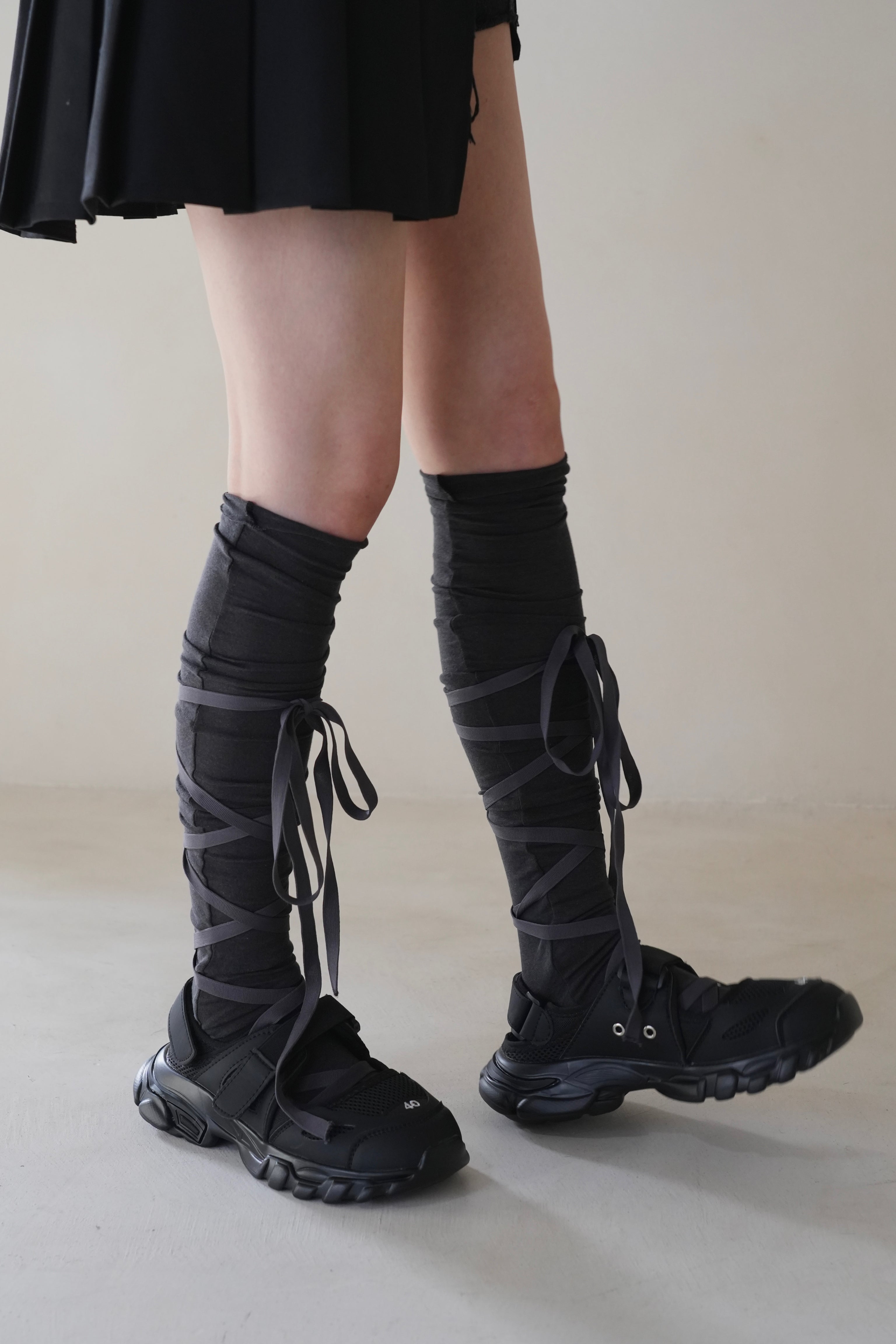 cross ribbon high socks