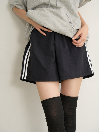 line short pants