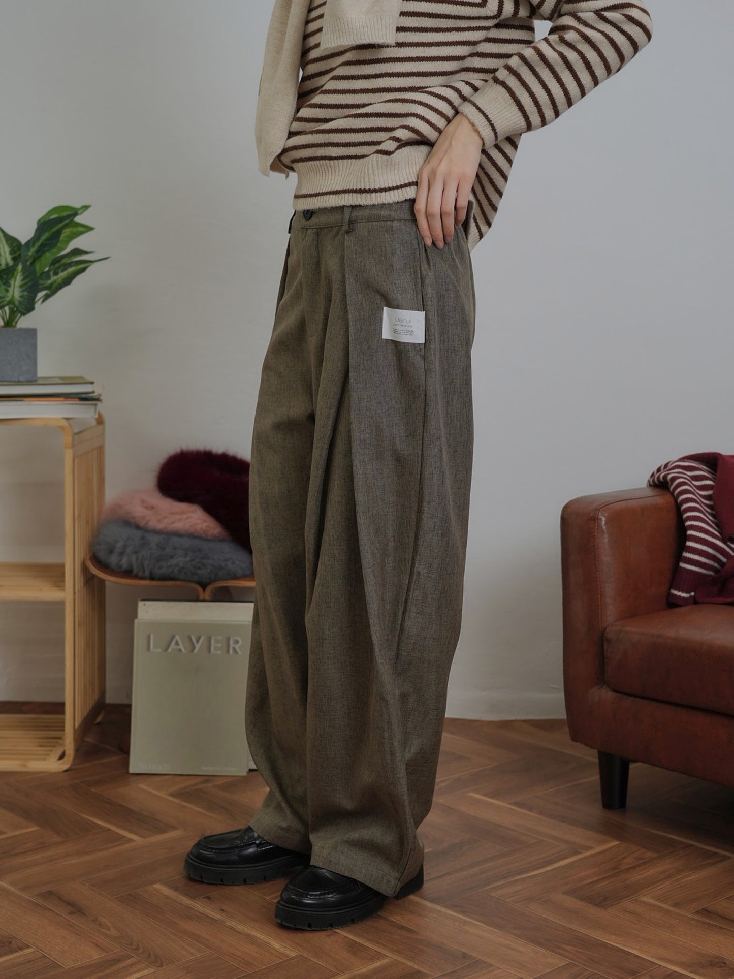 pleated wide leg trousers