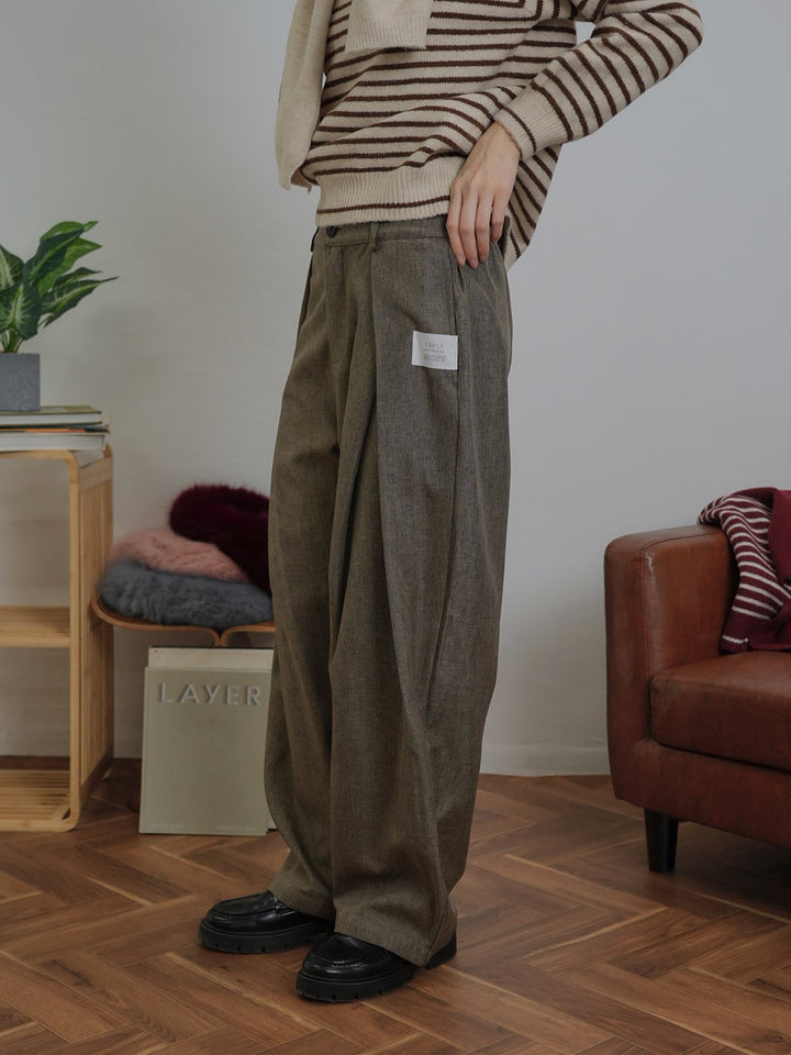 pleated wide leg trousers【 1/15 19時発売 】