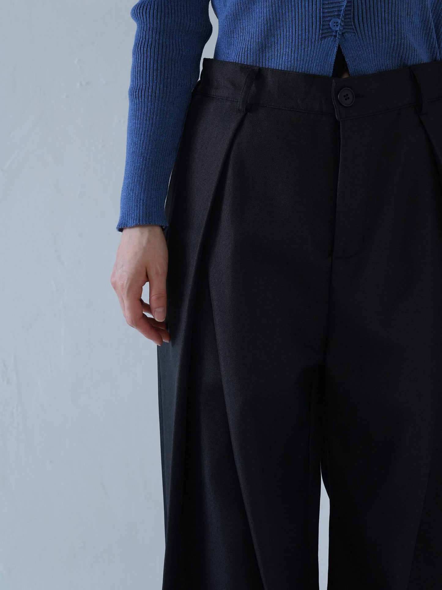 pleated wide leg trousers