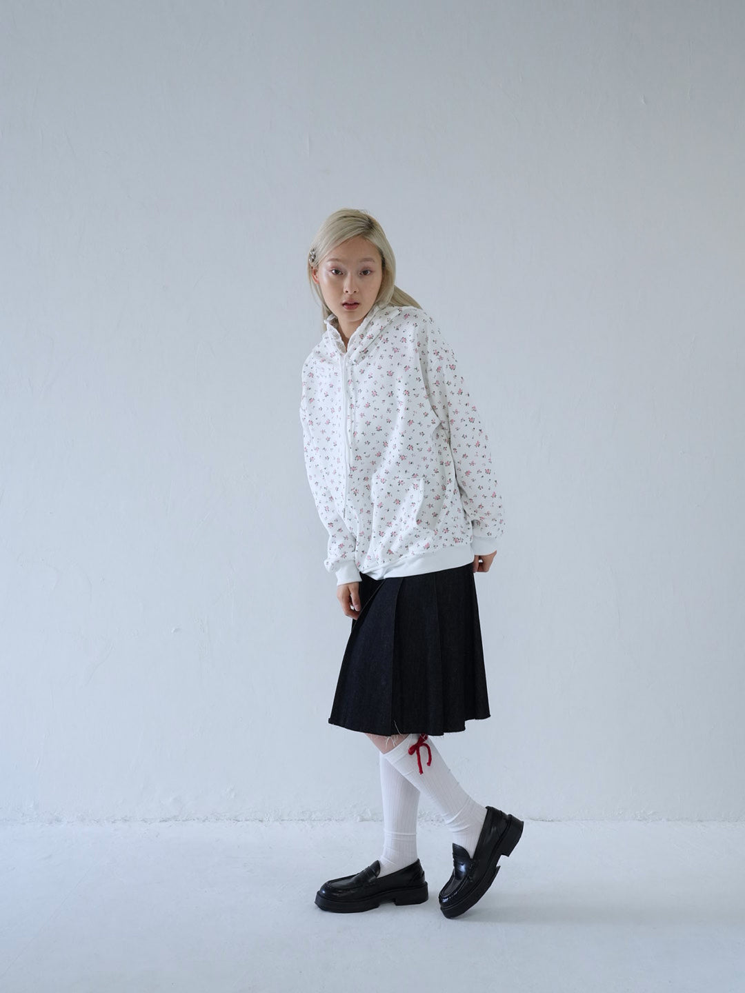 【 10月上旬発送予定 】tiny floral frill hoodie