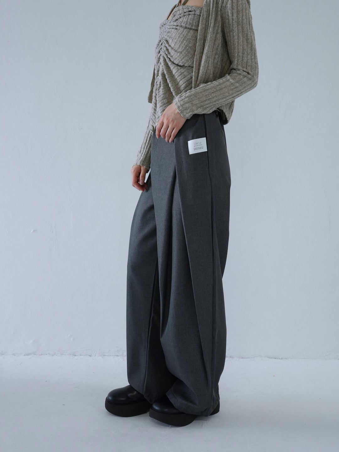 【 10月上旬発送予定 】pleated wide leg trousers