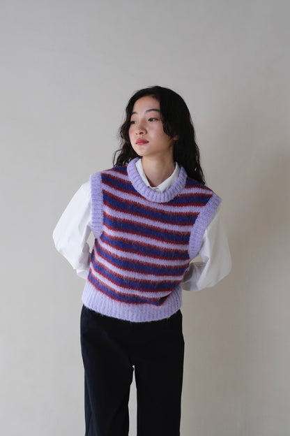 border knit vest