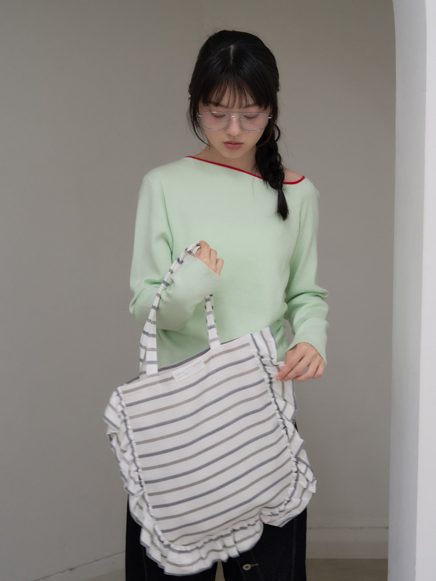frill tote bag