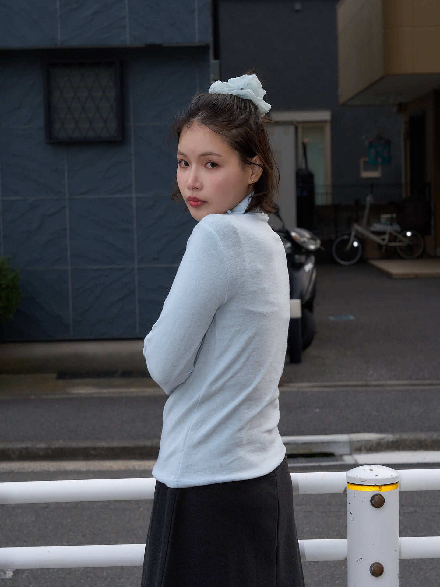 button high neck knit