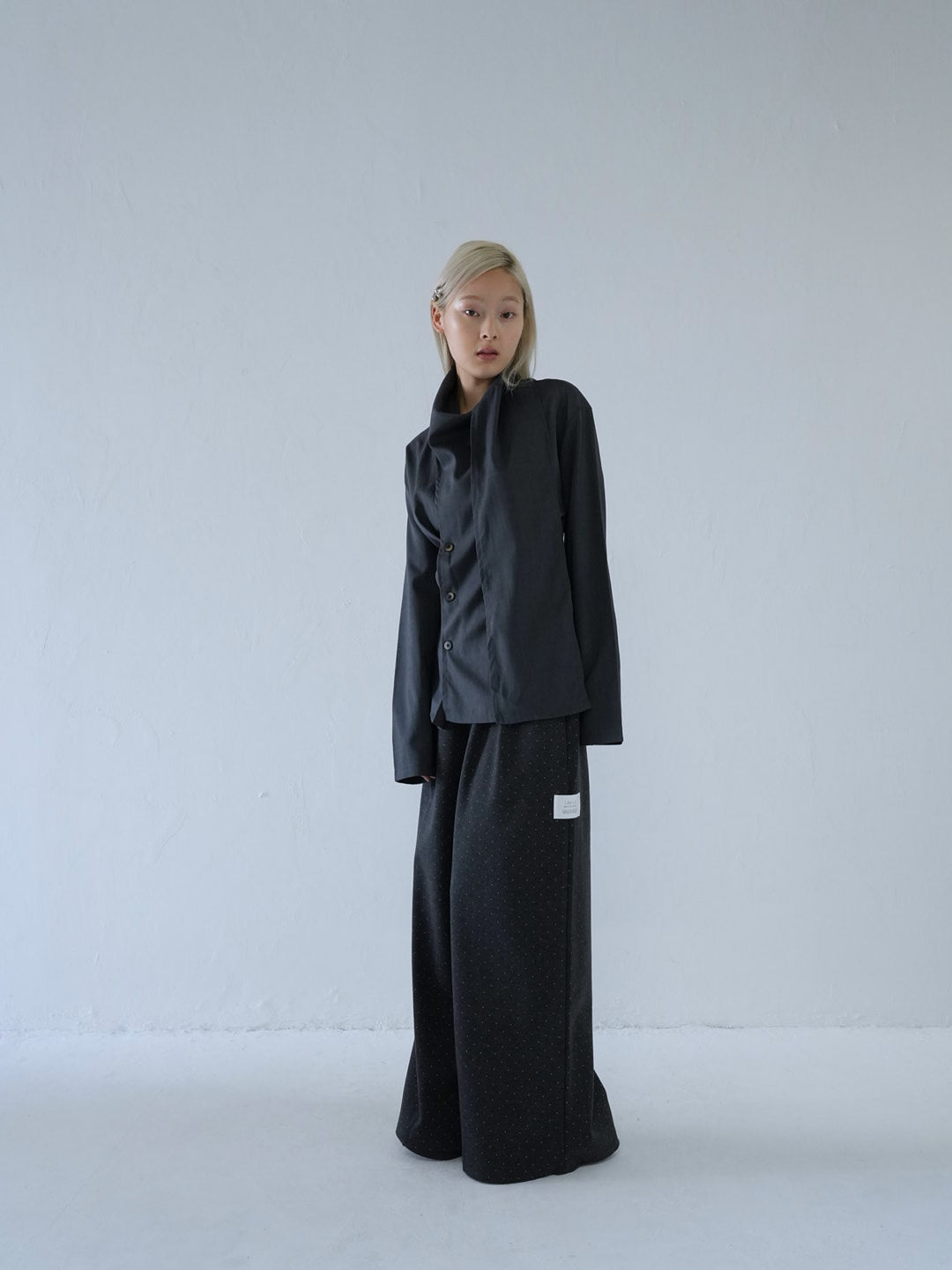 【 10月上旬発送予定 】drape neck asymmetric blouse