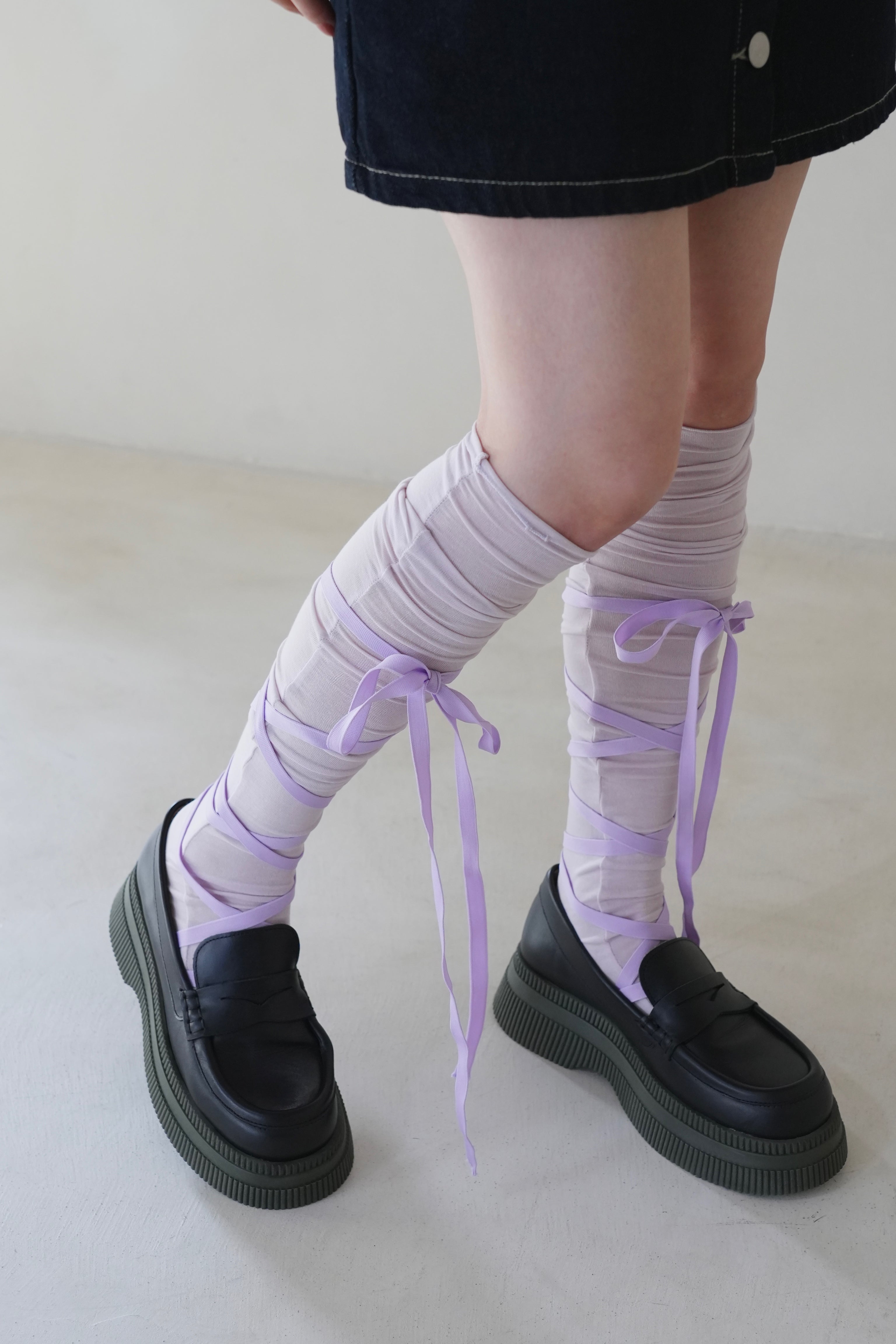 cross ribbon high socks
