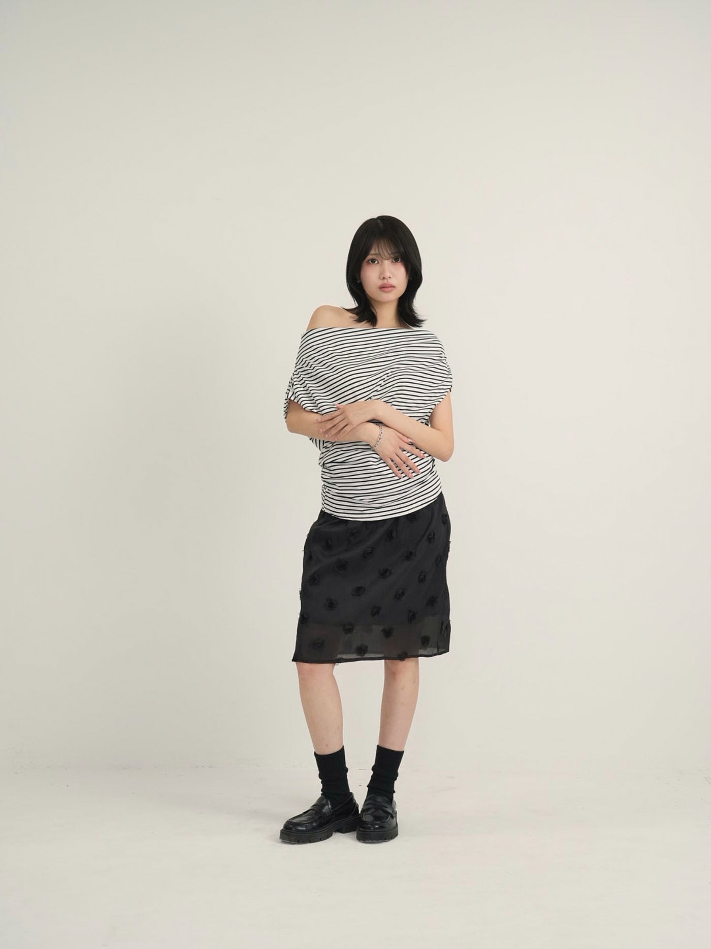 one shoulder border tee
