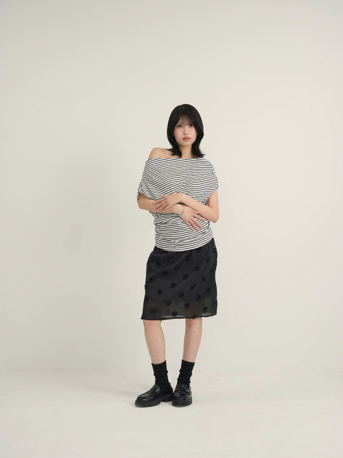 one shoulder border tee