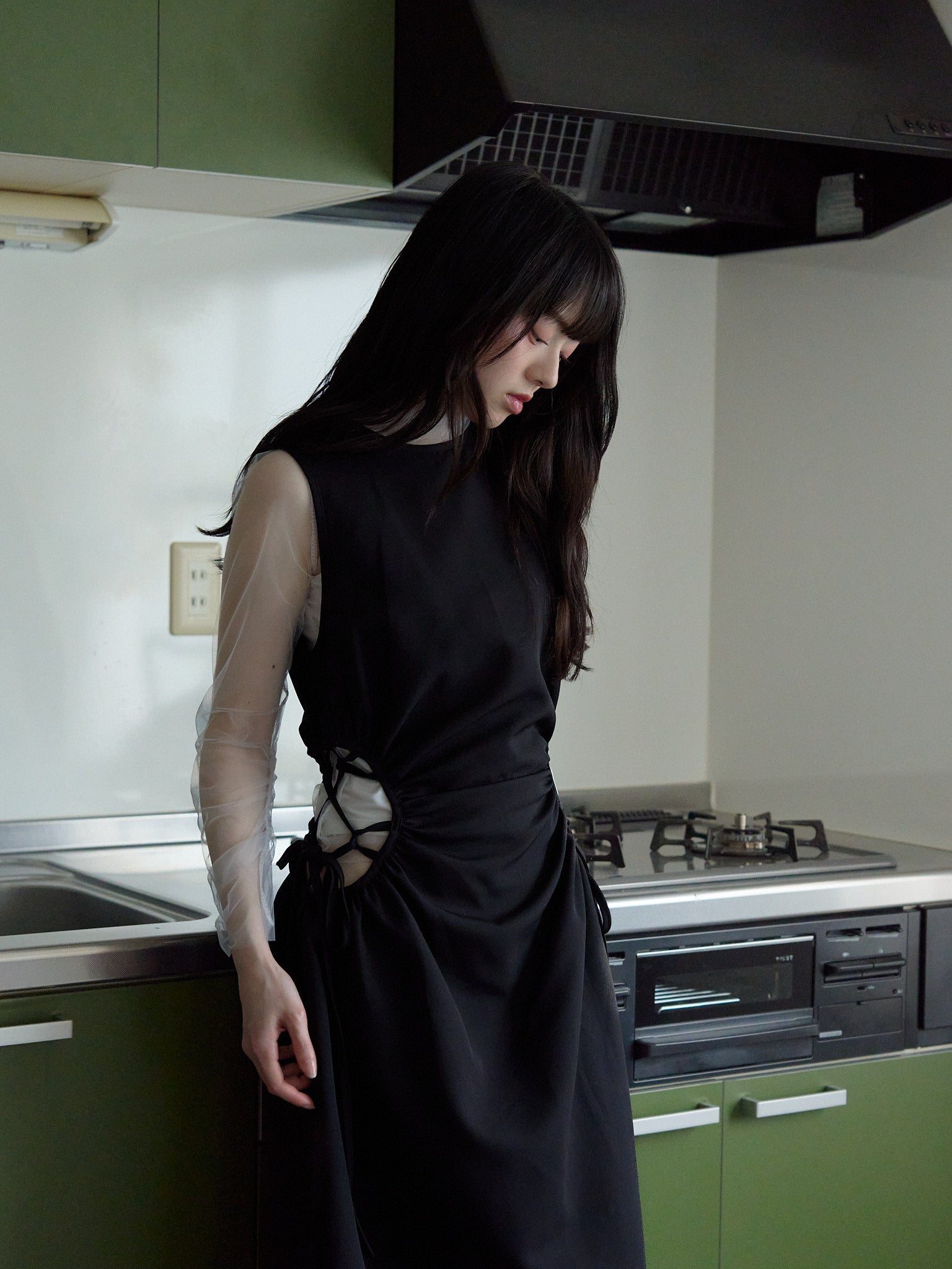 waist side hole one piece｜カットアウトノースリーブワンピース