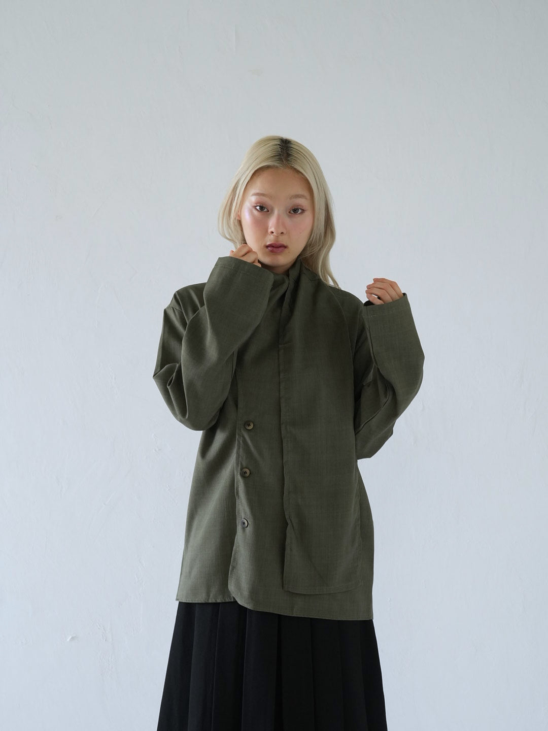 【 10月上旬発送予定 】drape neck asymmetric blouse