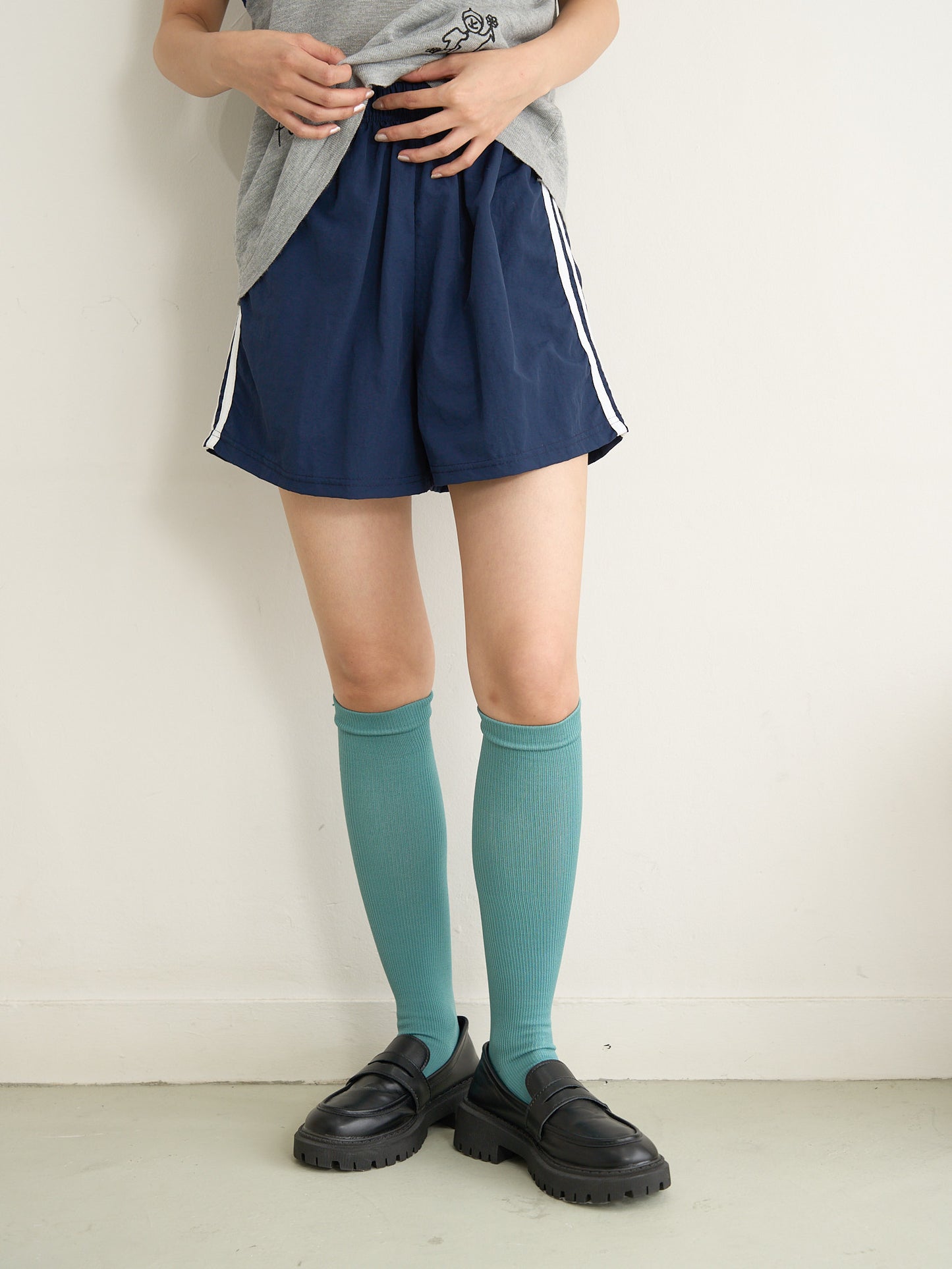 line short pants