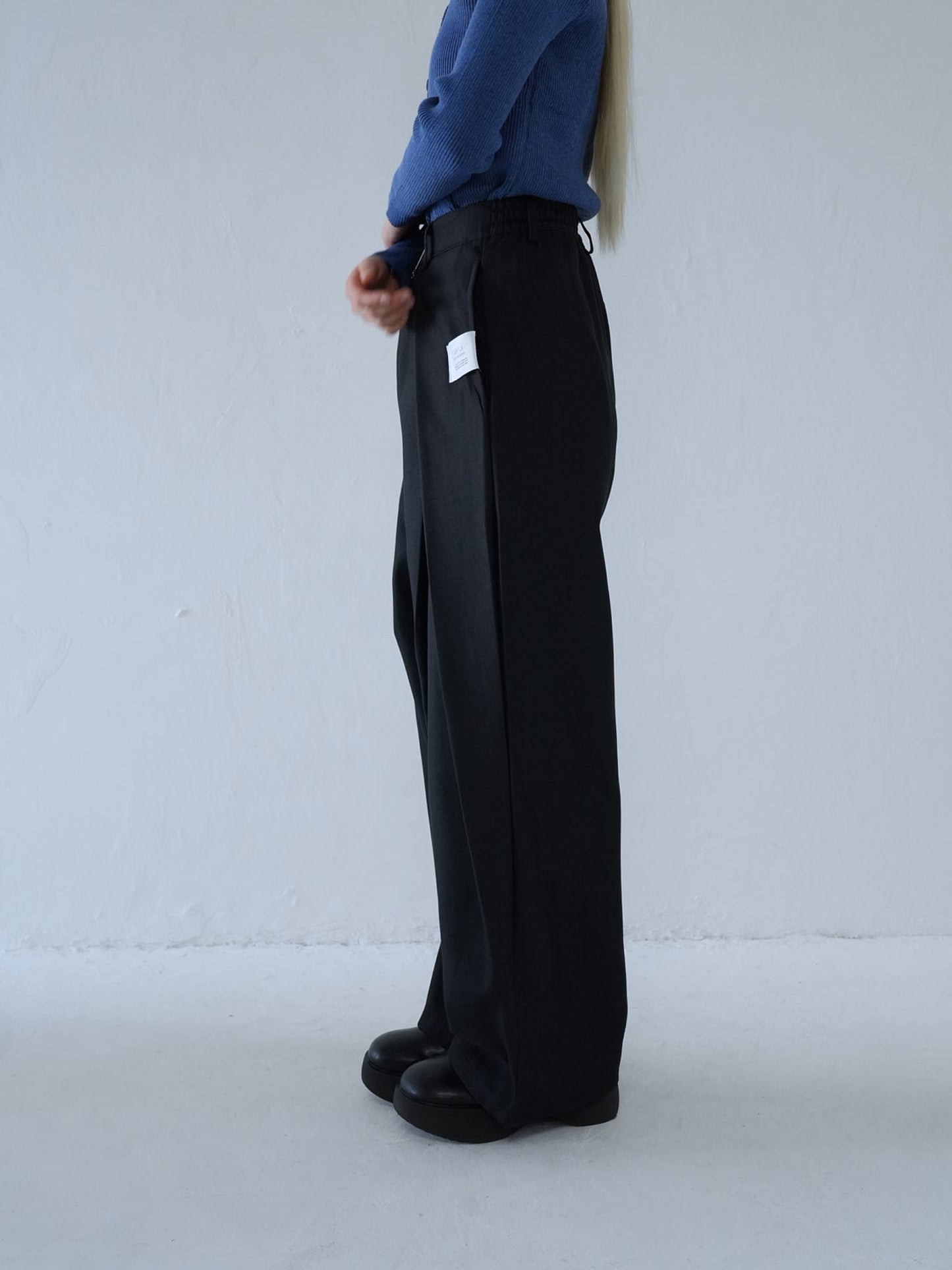 pleated wide leg trousers