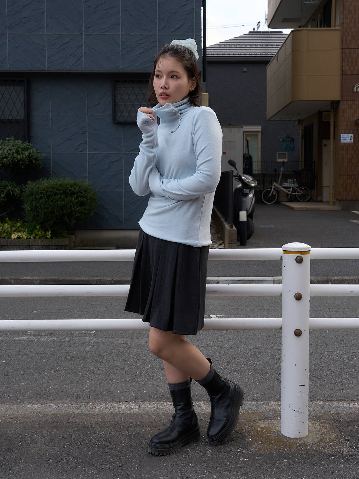 button high neck knit