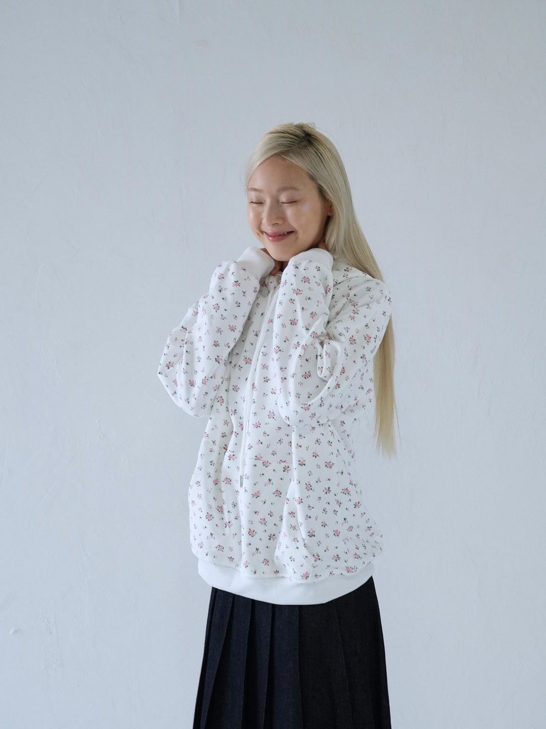 【 10月上旬発送予定 】tiny floral frill hoodie