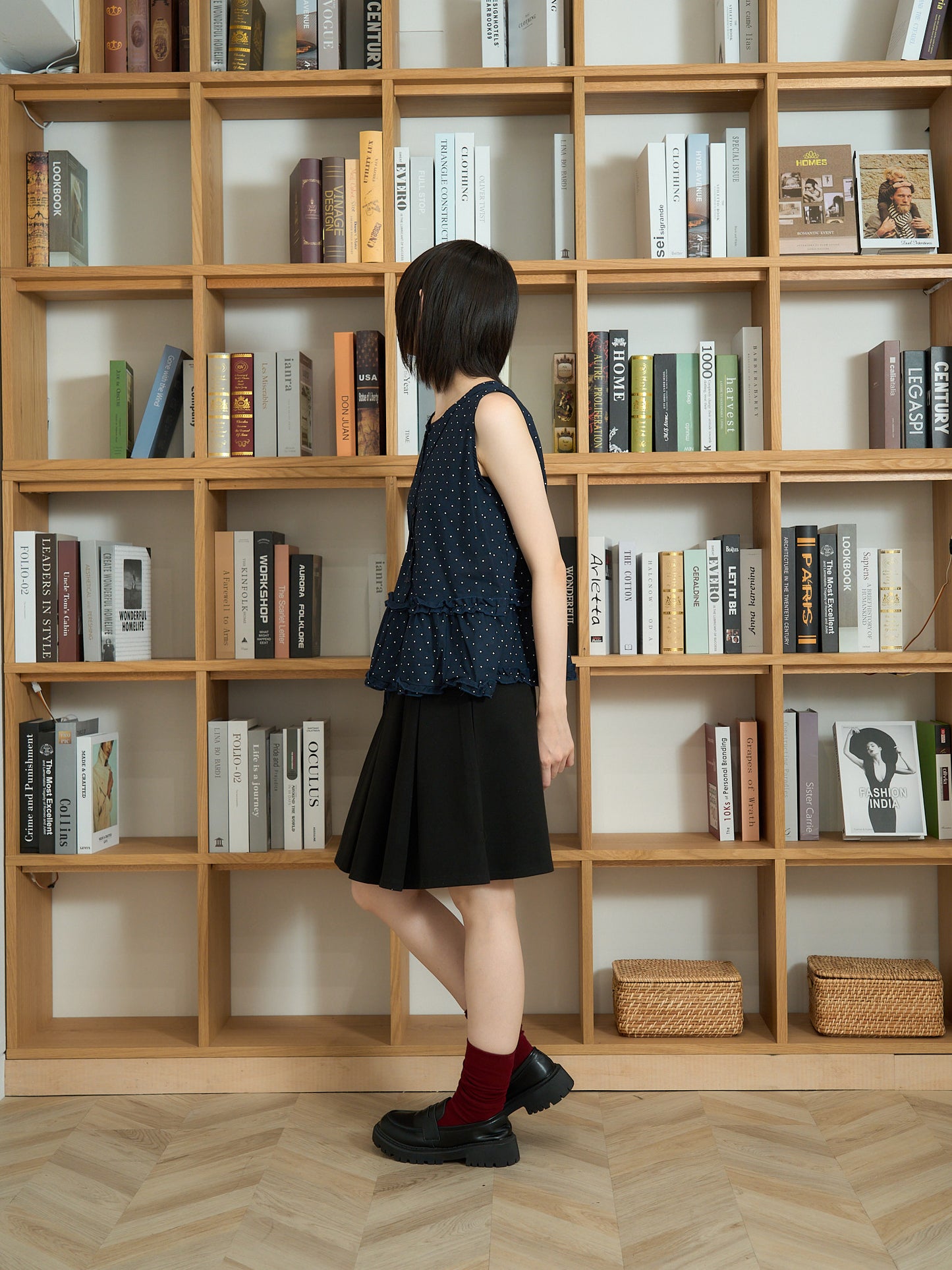 dot sleeveless blouse set