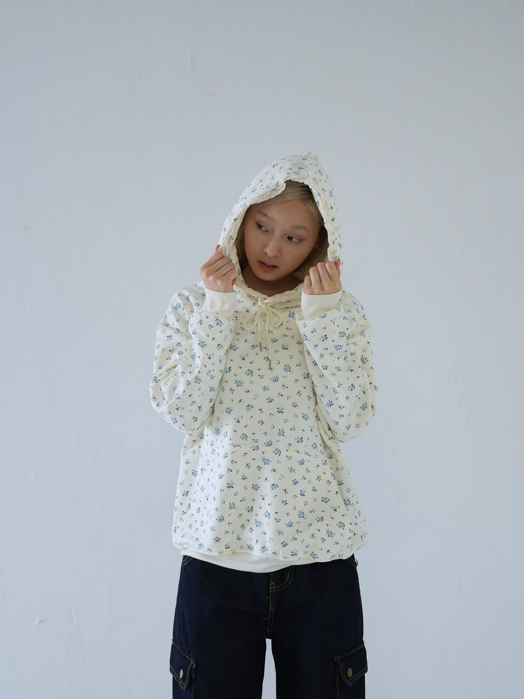 【 10月上旬発送予定 】tiny floral frill hoodie