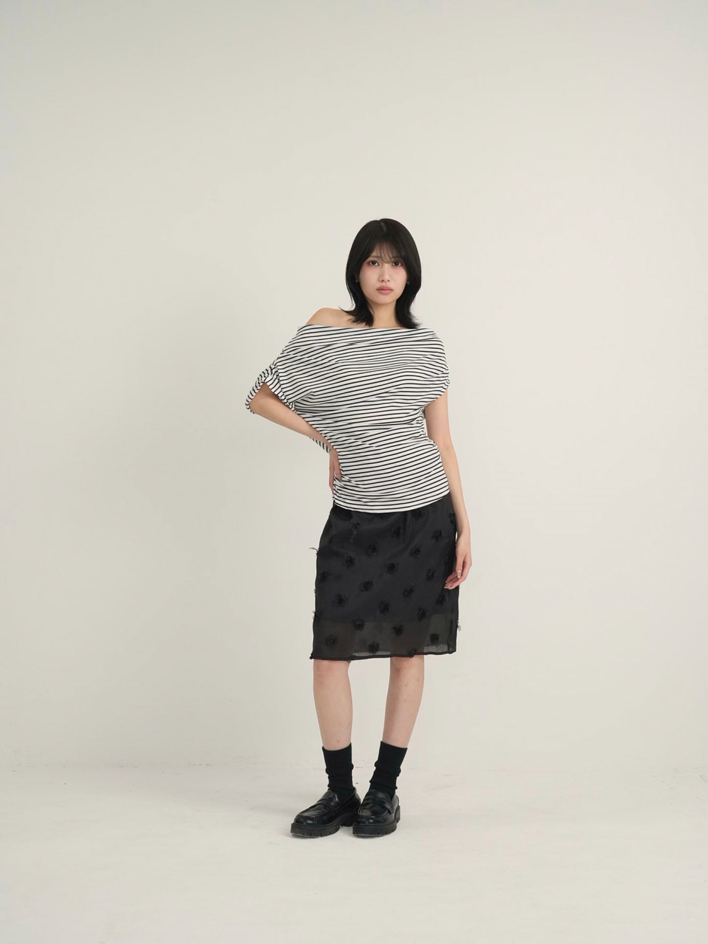 one shoulder border tee