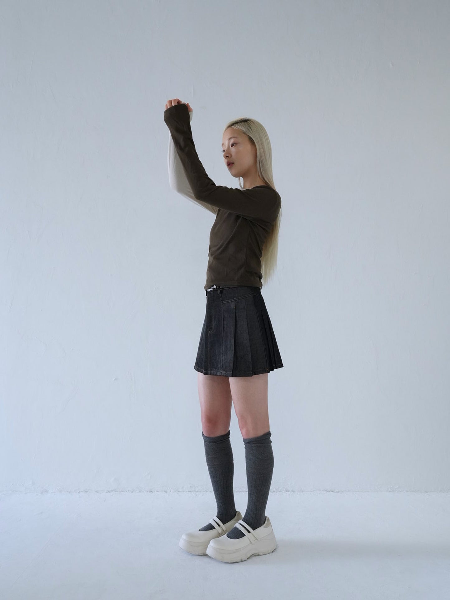denim pleated mini skirt