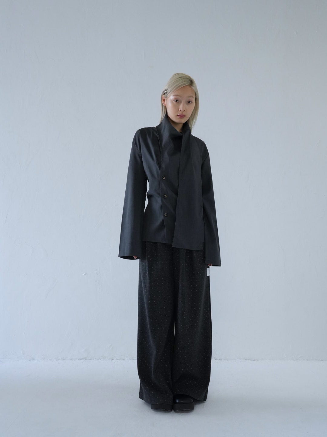 【 10月上旬発送予定 】drape neck asymmetric blouse