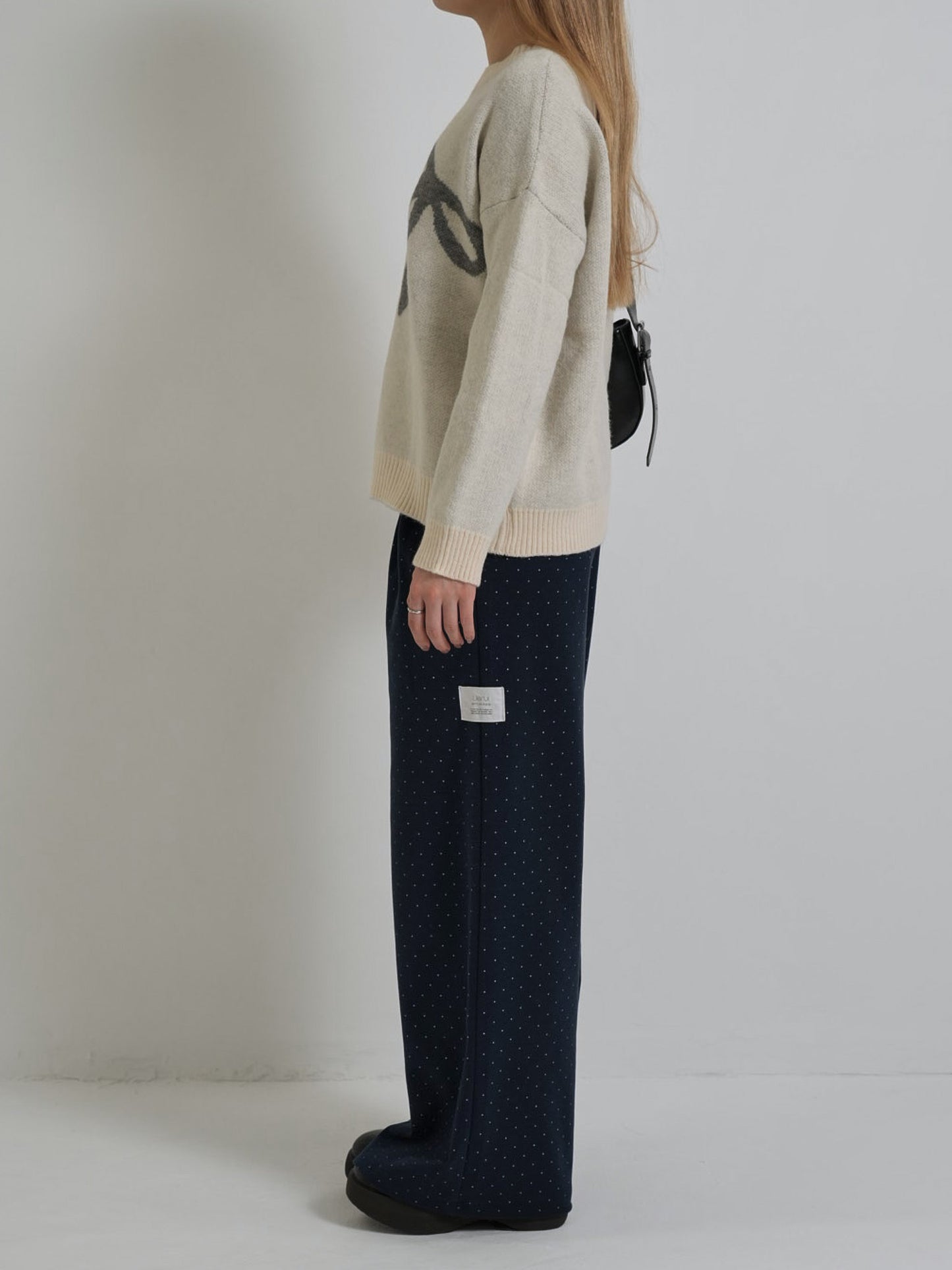 flow diagonally ribbon knit