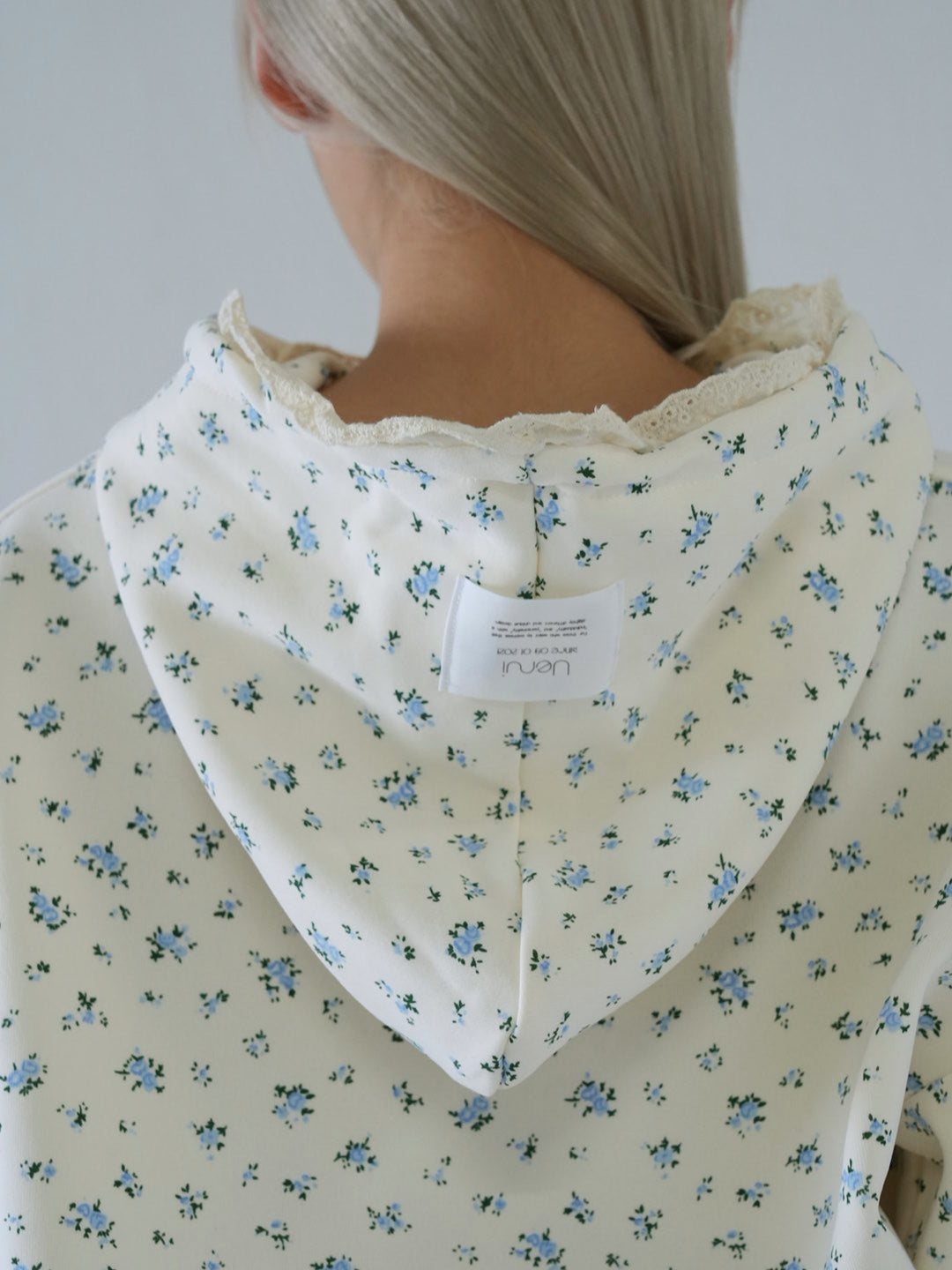 【 10月上旬発送予定 】tiny floral frill hoodie
