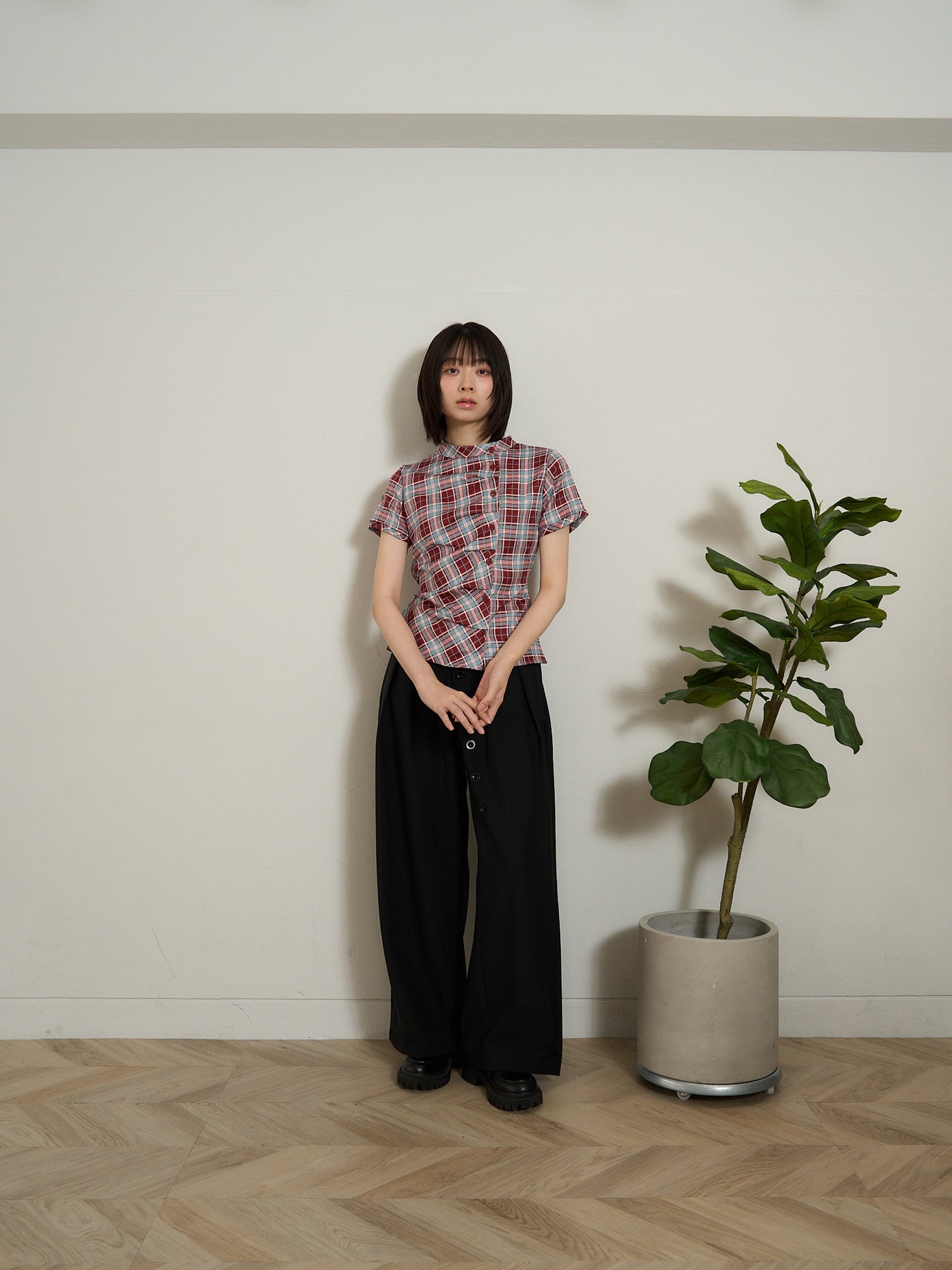 twist button check top
