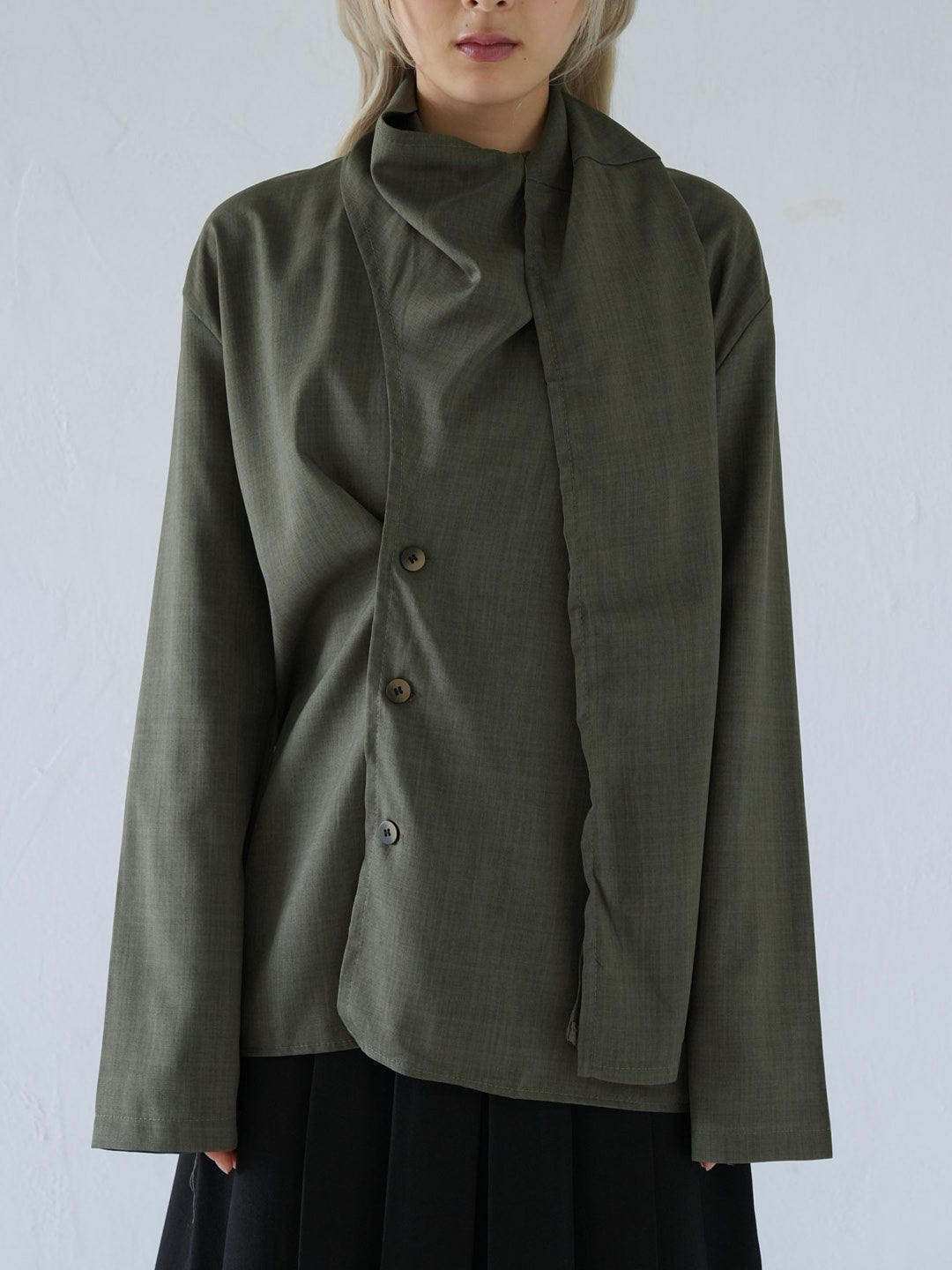 【 10月上旬発送予定 】drape neck asymmetric blouse