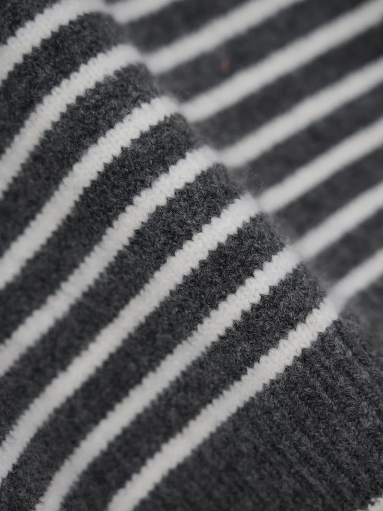 border knit top scarf set