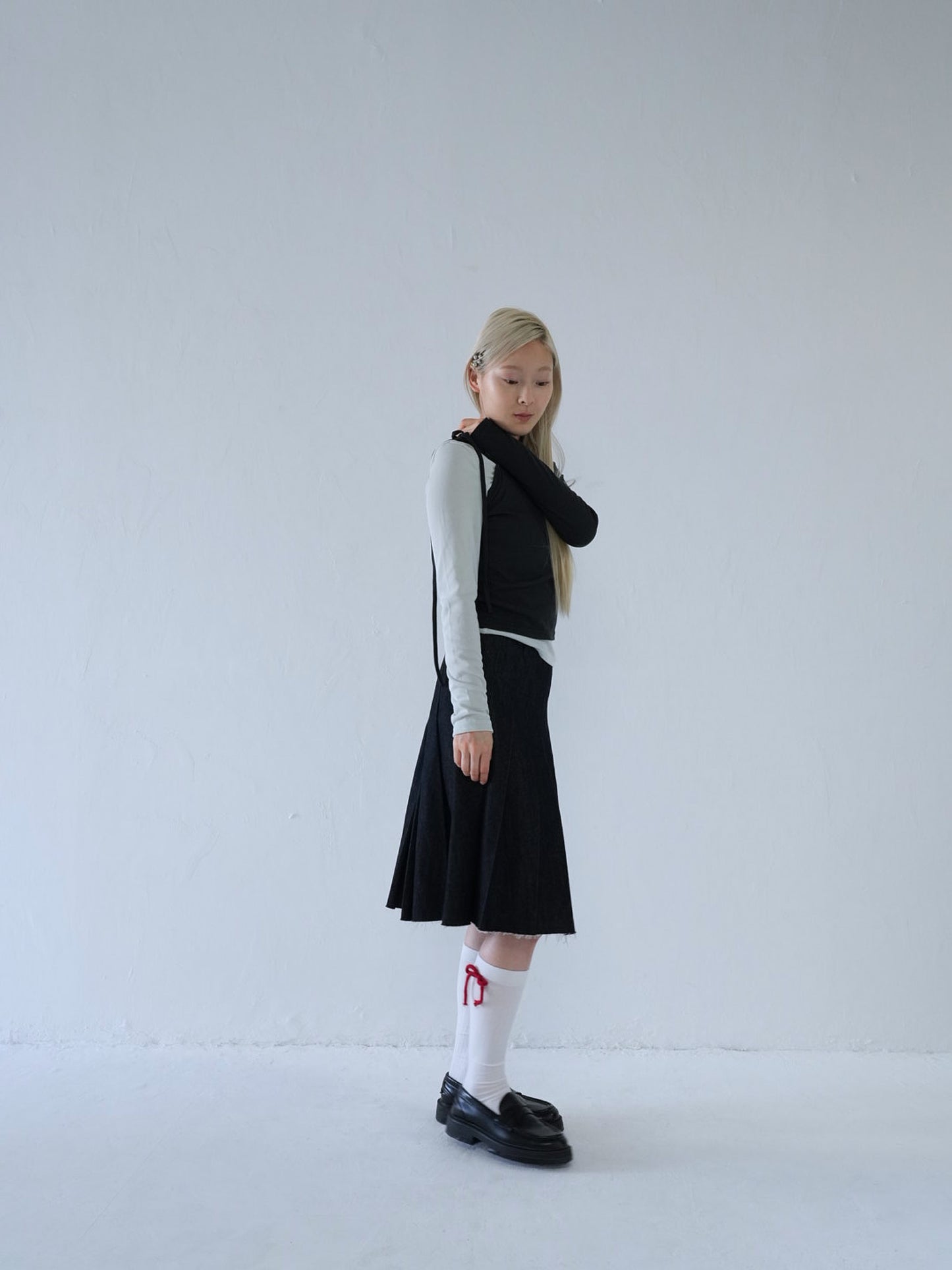 knee-high ribbon socks