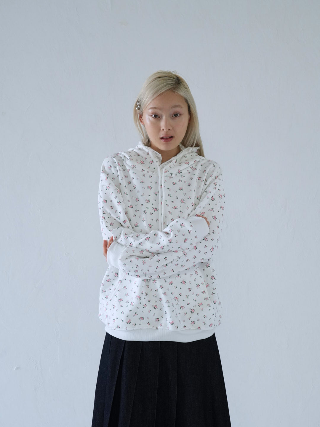 【 10月上旬発送予定 】tiny floral frill hoodie
