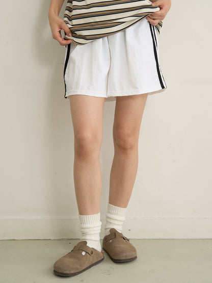 line short pants