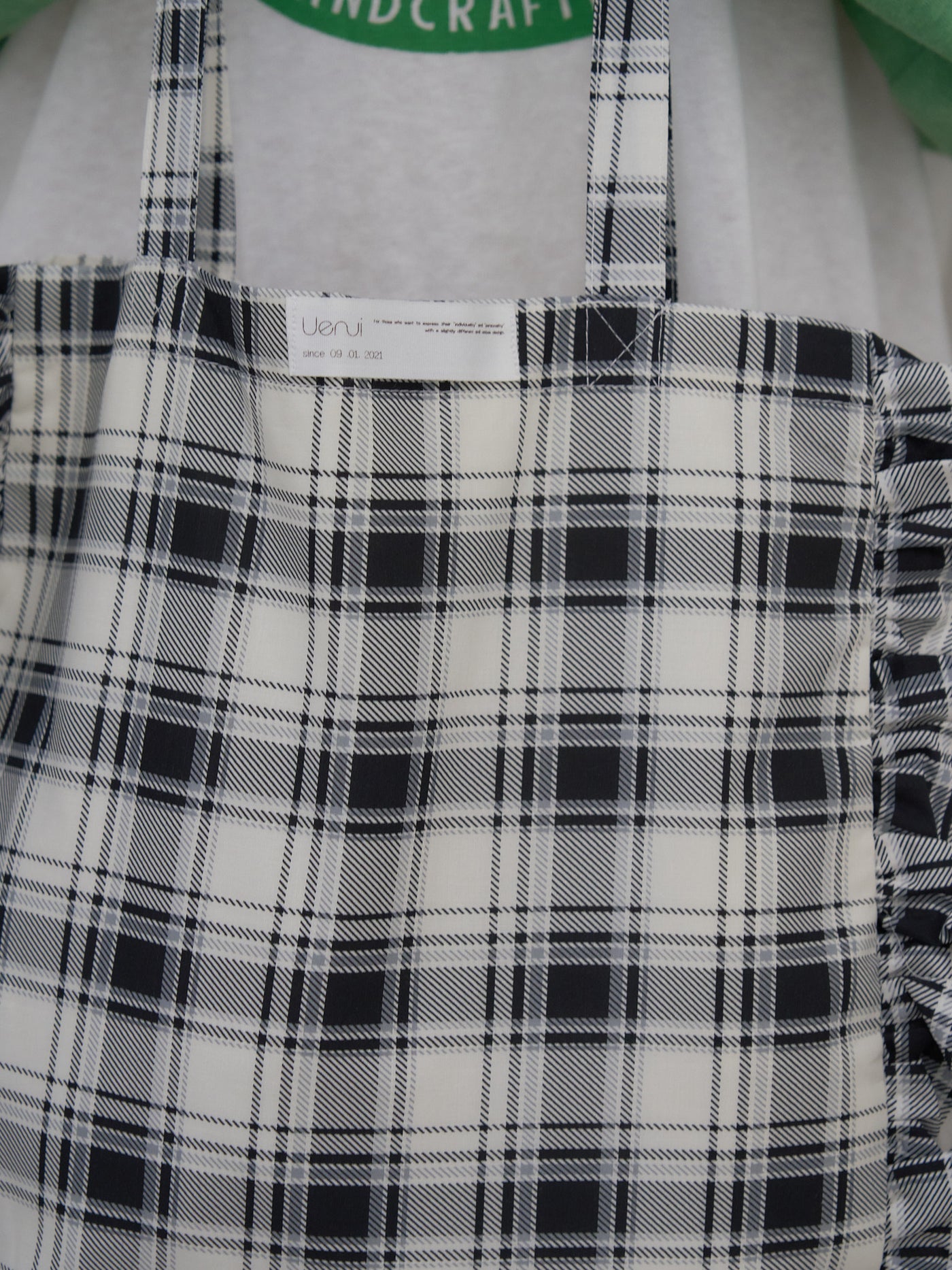frill tote bag