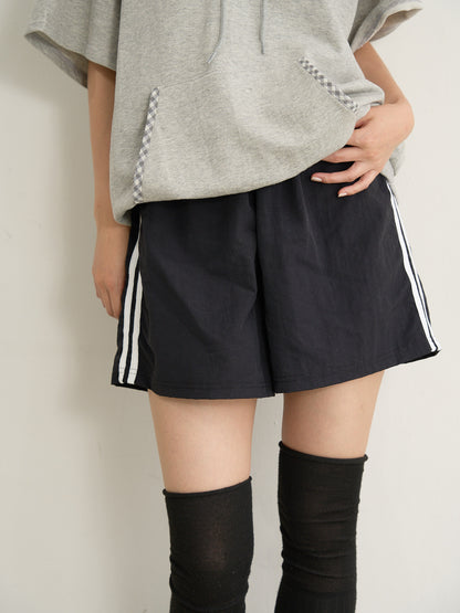 line short pants