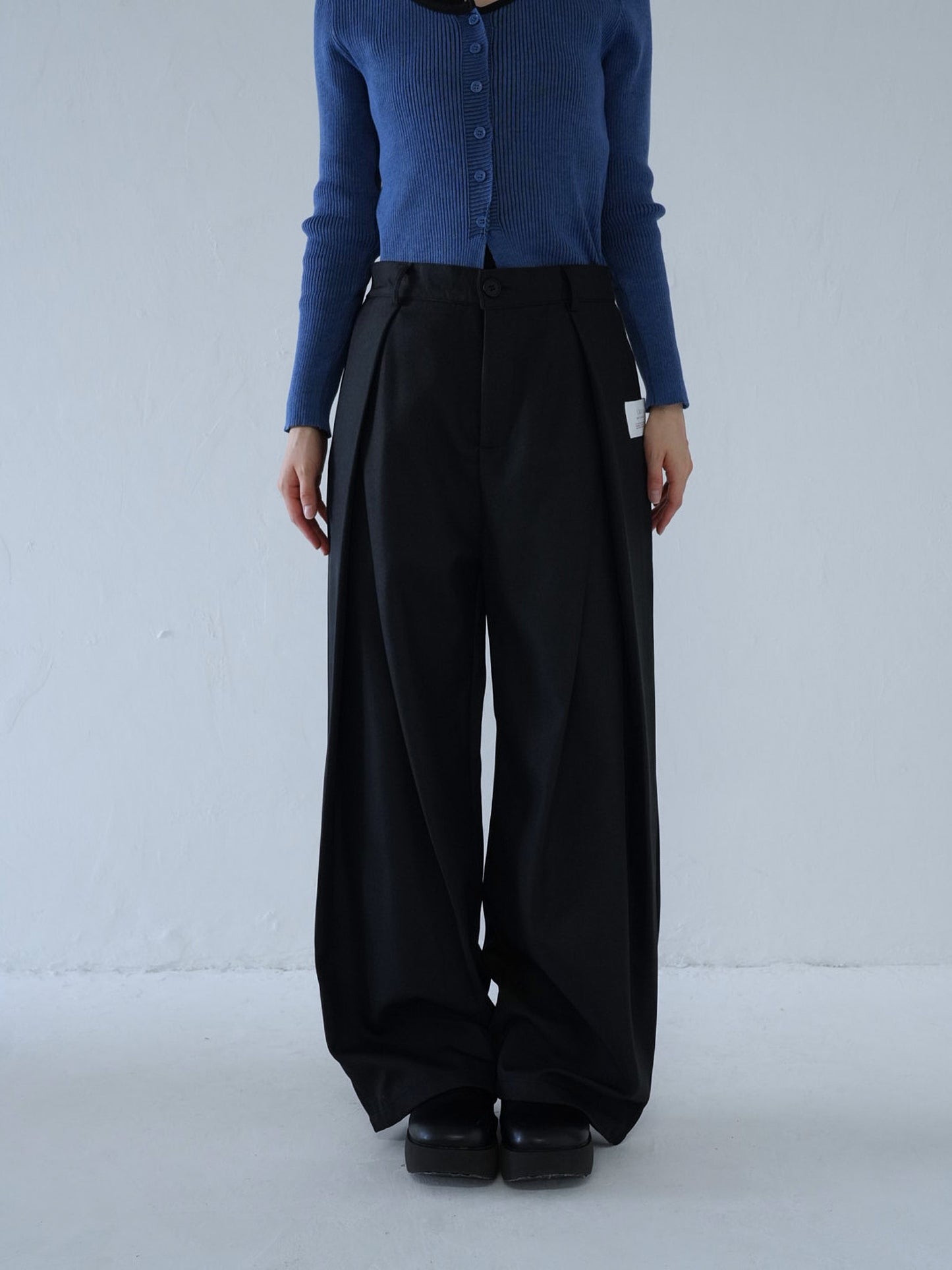 pleated wide leg trousers