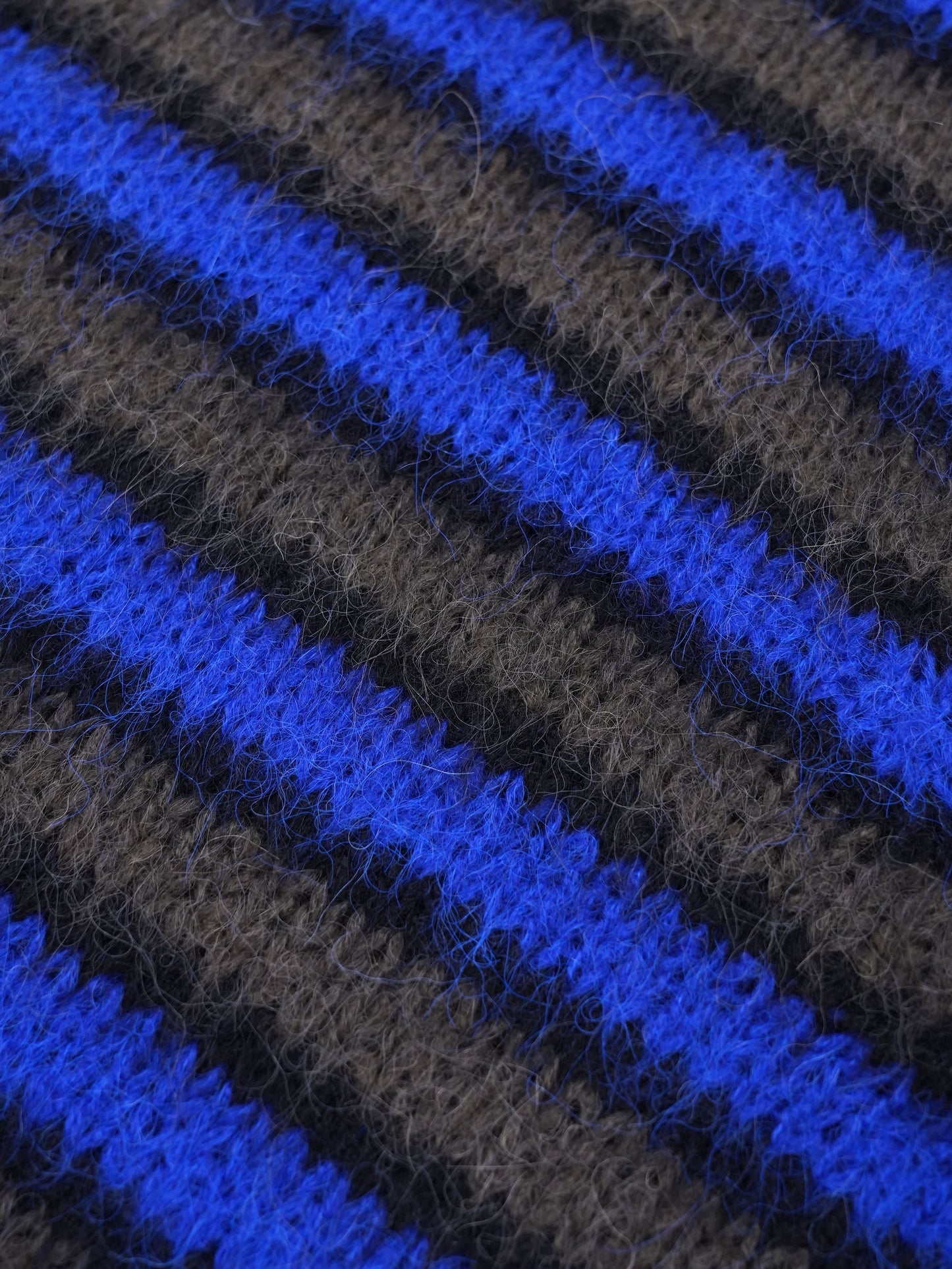border knit vest