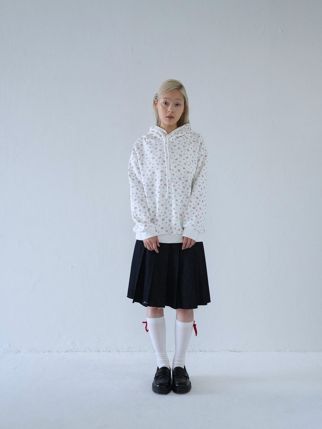 【 10月上旬発送予定 】tiny floral frill hoodie