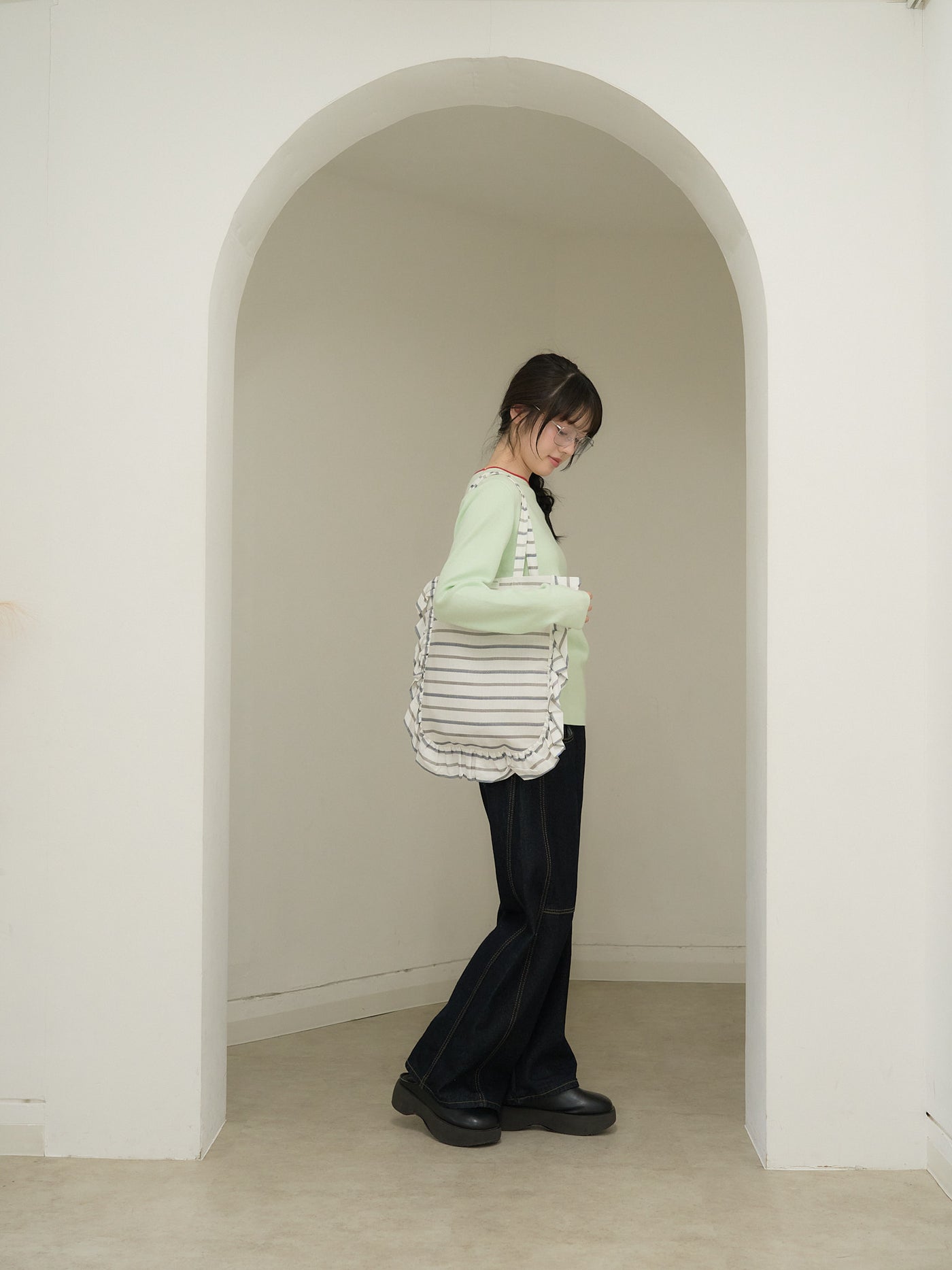 frill tote bag