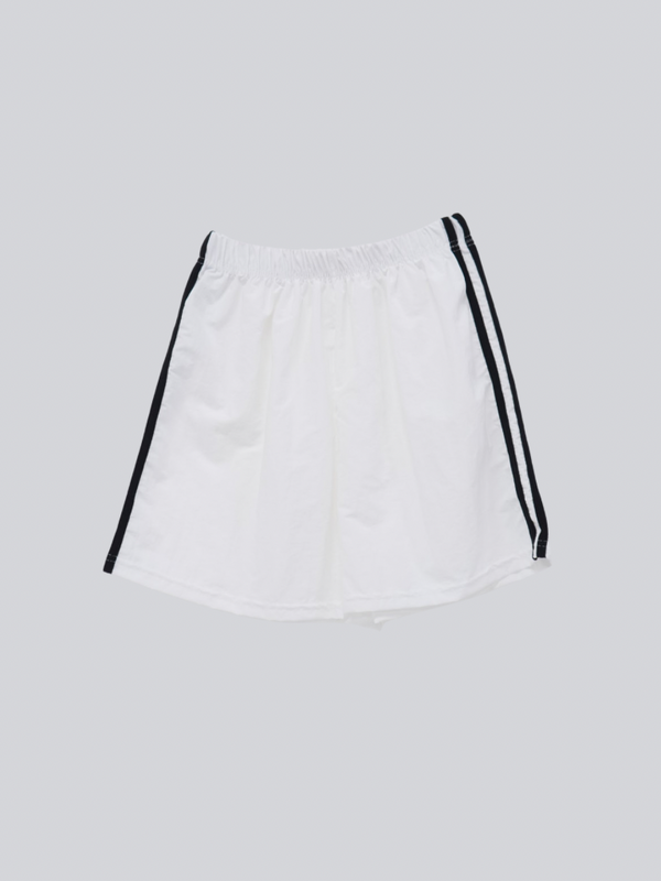 line short pants