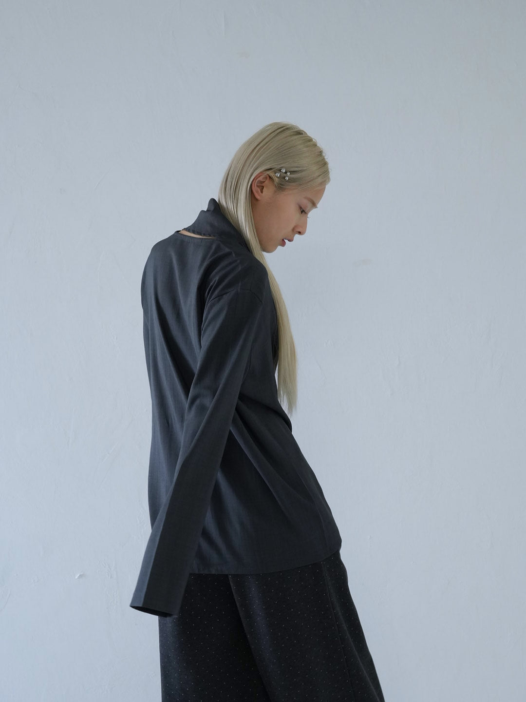【 10月上旬発送予定 】drape neck asymmetric blouse