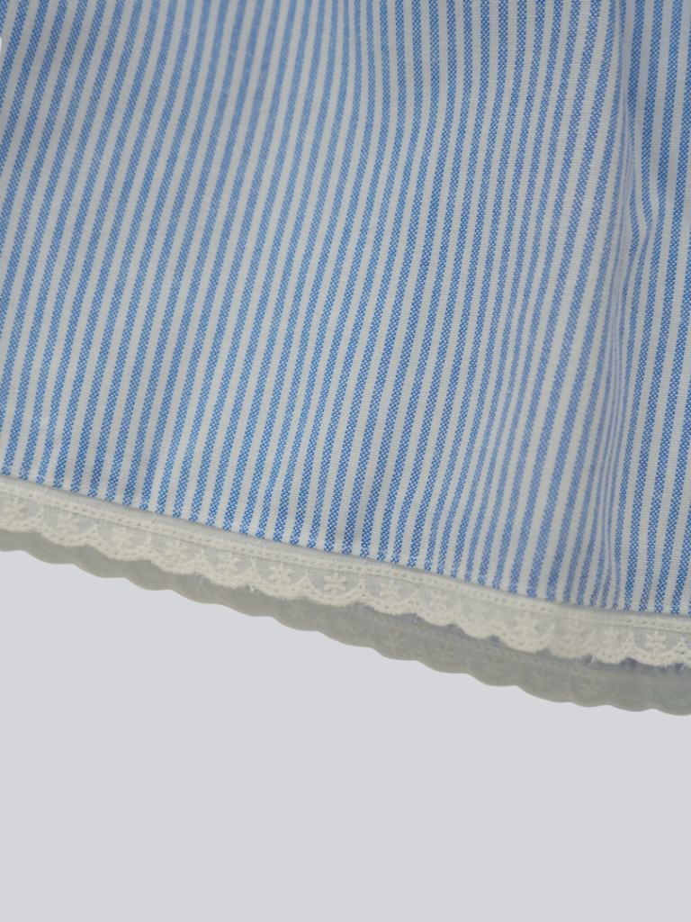 lace hem stripe shorts