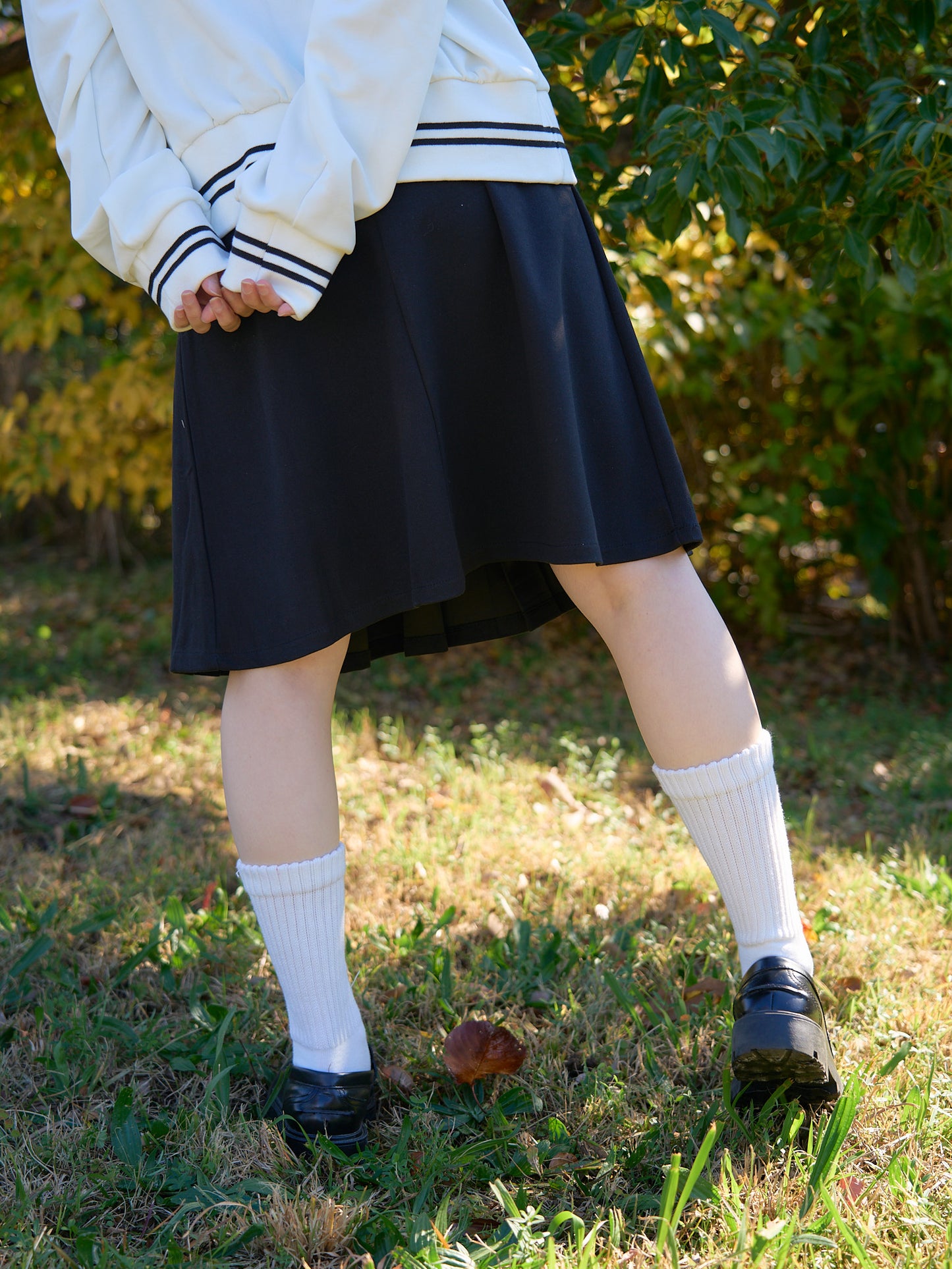 classic midi pleated skirt