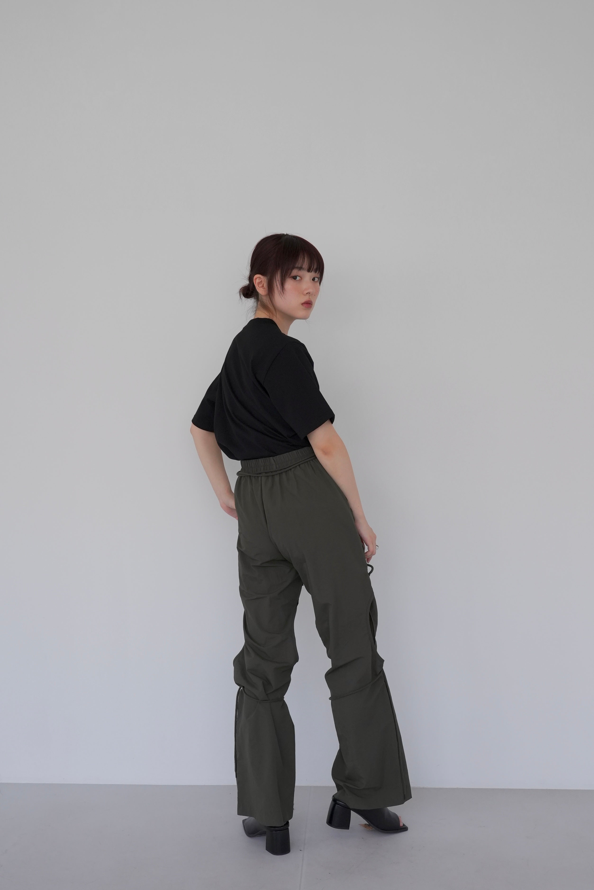 string hole pants