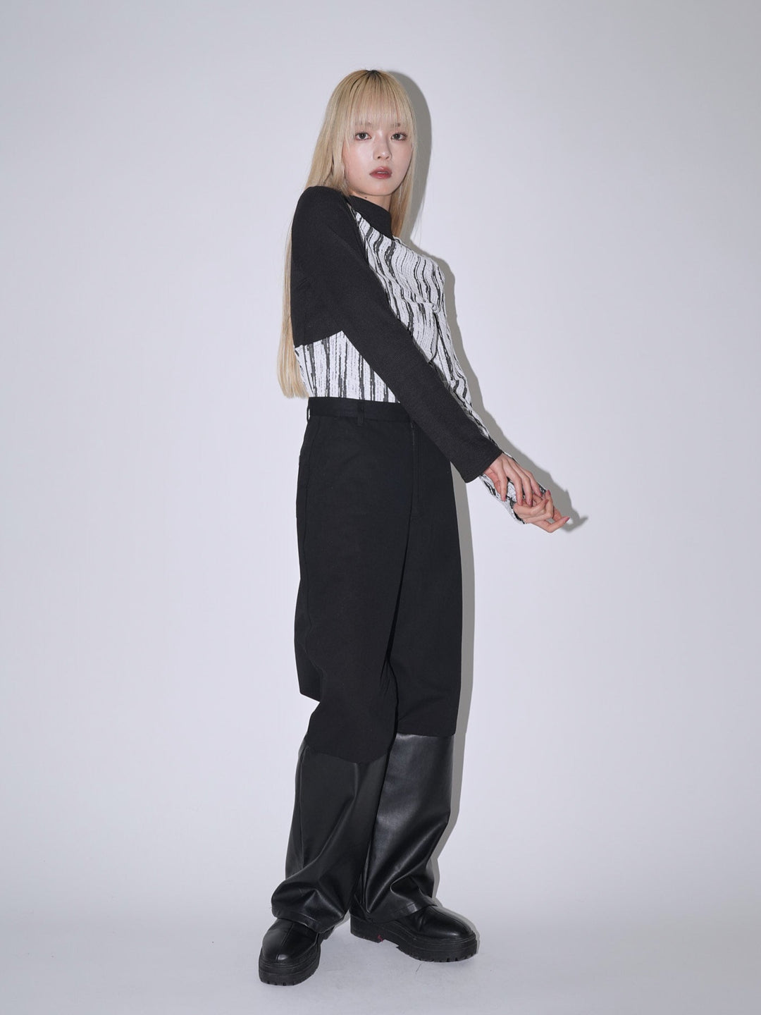 fake leather switching pants
