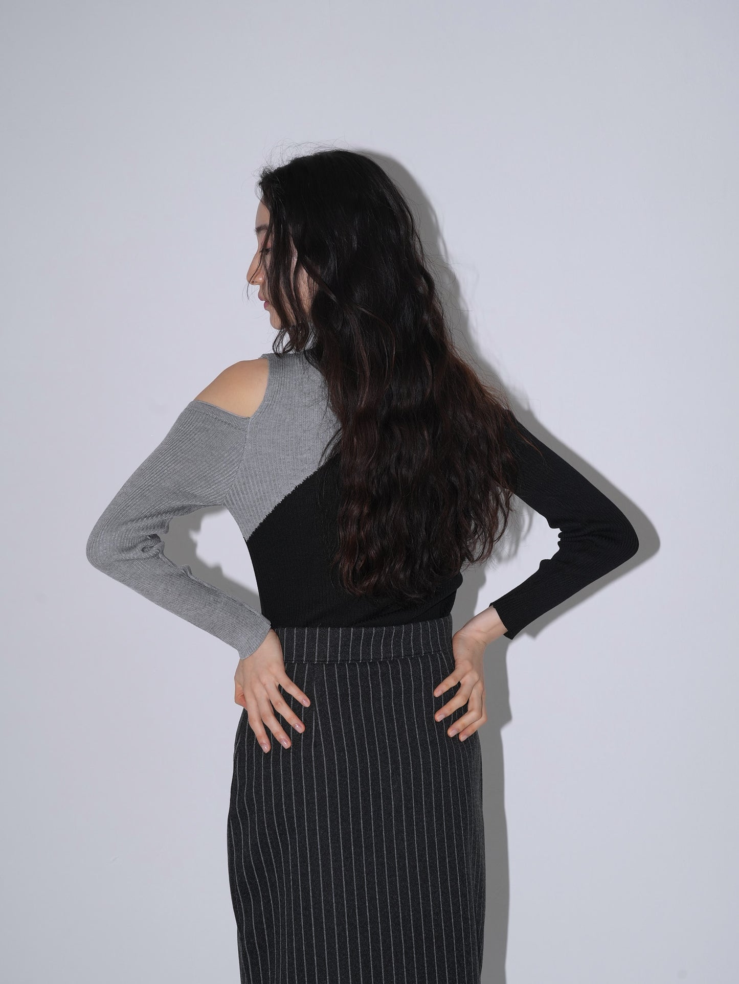 two tone shoulder hole knit